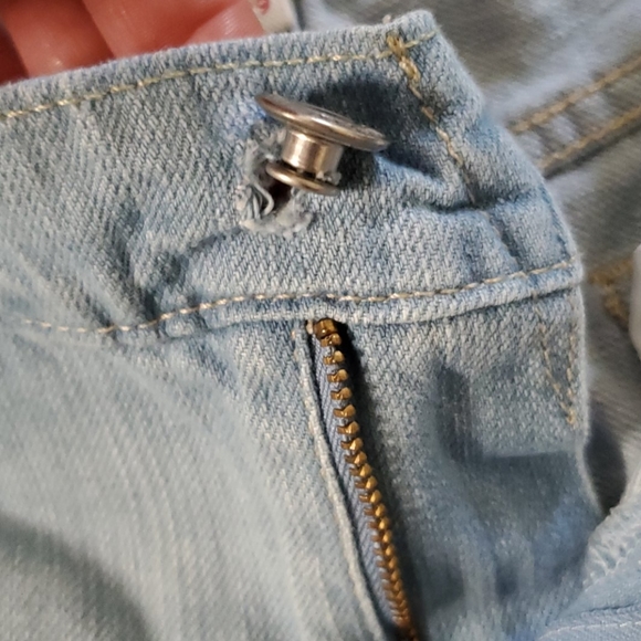 Levi's Jean Shorts - Picture 2 of 3